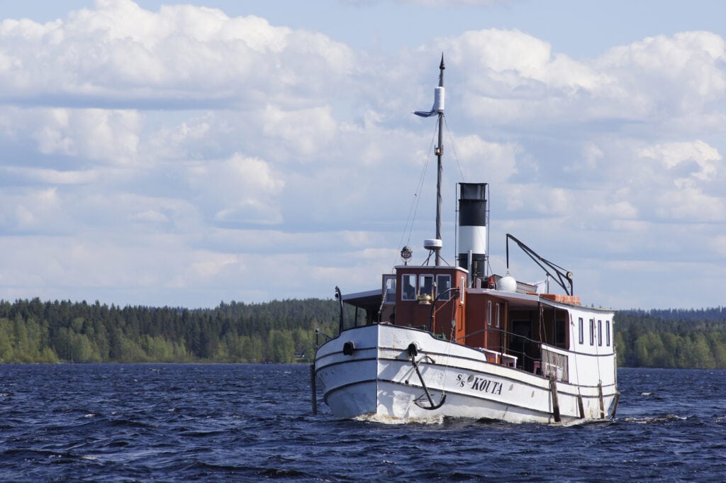 Höyrylaiva Kouta vesillä