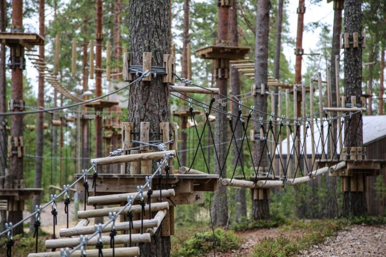 vuokatin seikkailupuisto koko perheelle